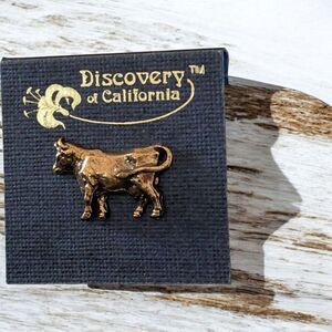 Vintage Ashley-Elliott Collection GoldTone Cow Discovery Of California Lapel Pin